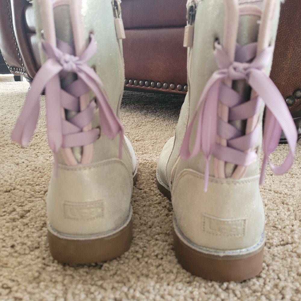 UGG BOOTS NEW  Corene metallic shimmery laced Fall/ Winter leather silver boots
